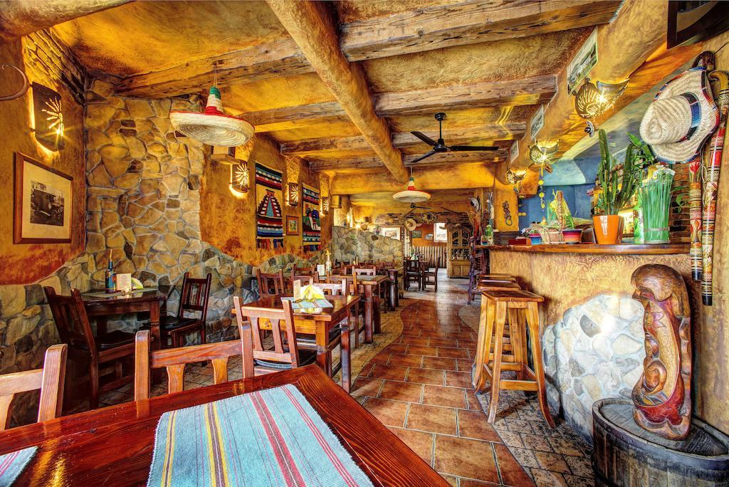 Xavito Bed & Breakfast Sanok Ngoại thất bức ảnh
