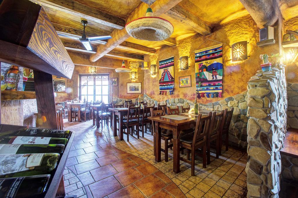 Xavito Bed & Breakfast Sanok Ngoại thất bức ảnh