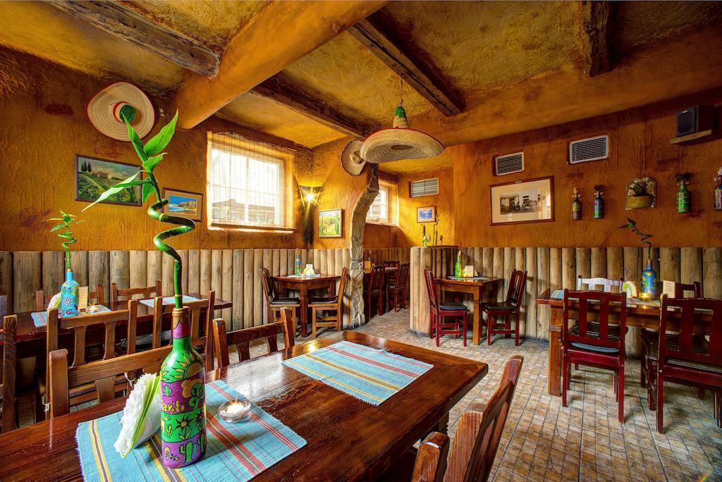 Xavito Bed & Breakfast Sanok Ngoại thất bức ảnh