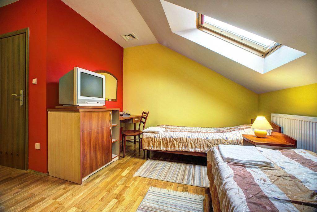 Xavito Bed & Breakfast Sanok Phòng bức ảnh