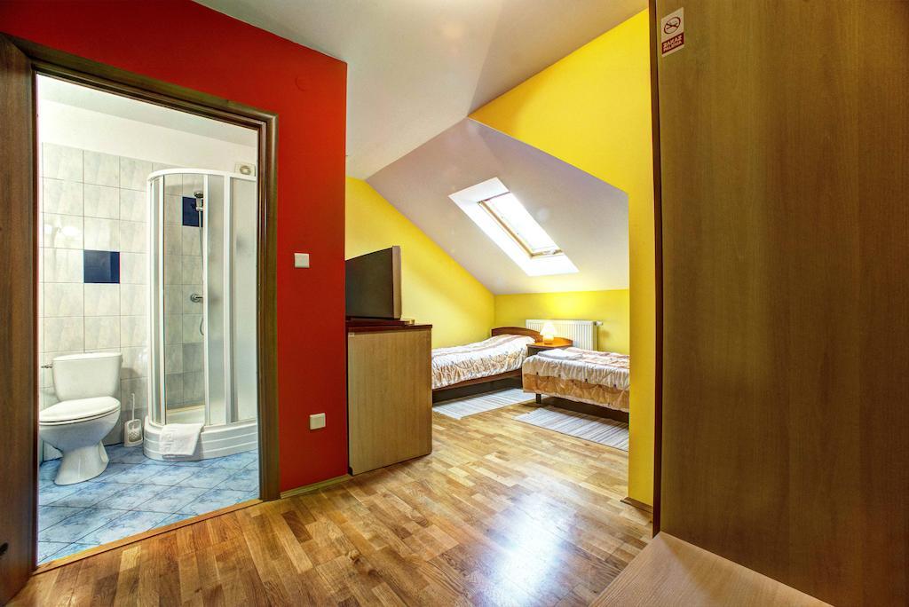 Xavito Bed & Breakfast Sanok Phòng bức ảnh