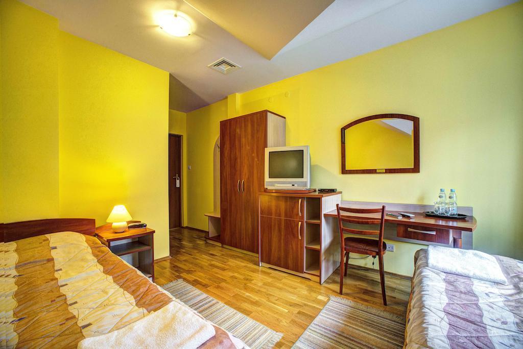 Xavito Bed & Breakfast Sanok Phòng bức ảnh