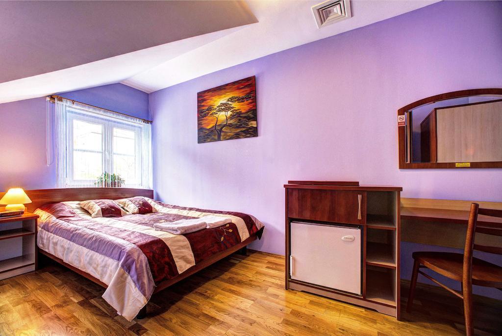 Xavito Bed & Breakfast Sanok Phòng bức ảnh
