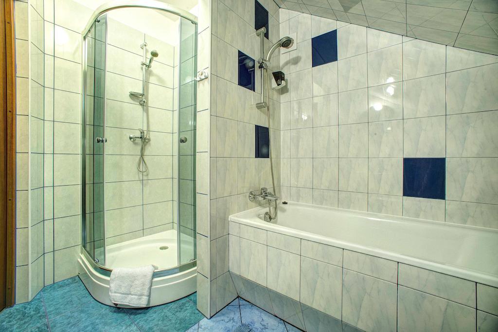 Xavito Bed & Breakfast Sanok Phòng bức ảnh
