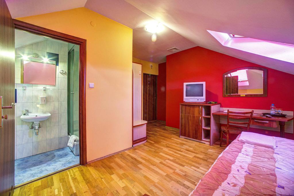 Xavito Bed & Breakfast Sanok Phòng bức ảnh